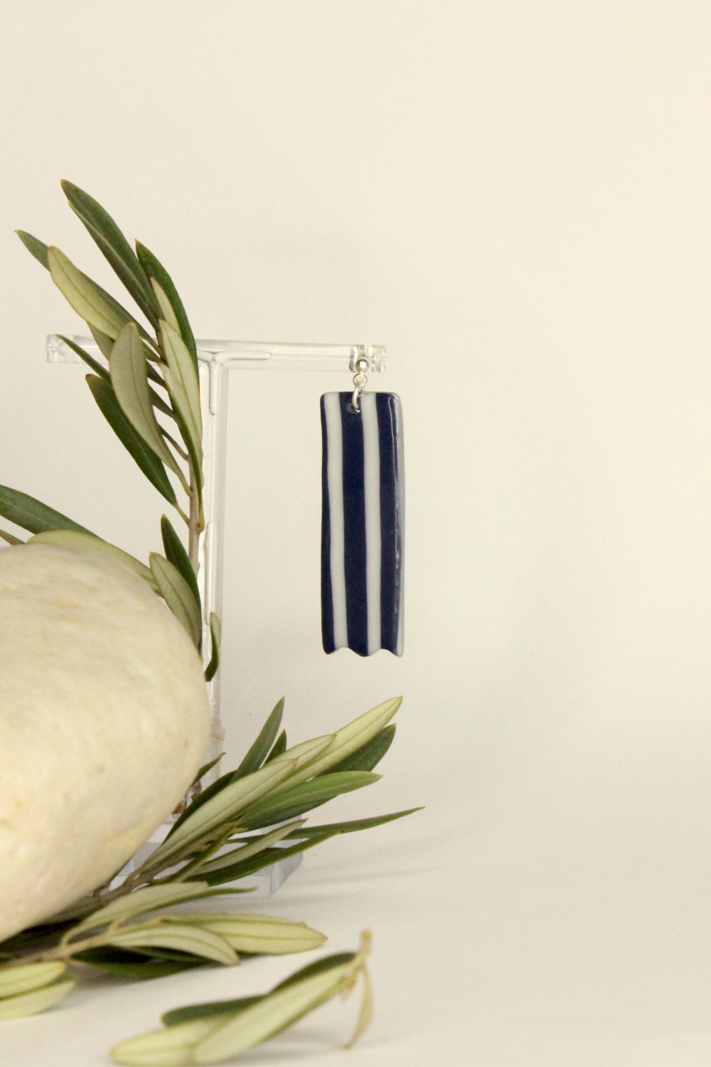 Boucles d'oreilles rayées bleues et blanches